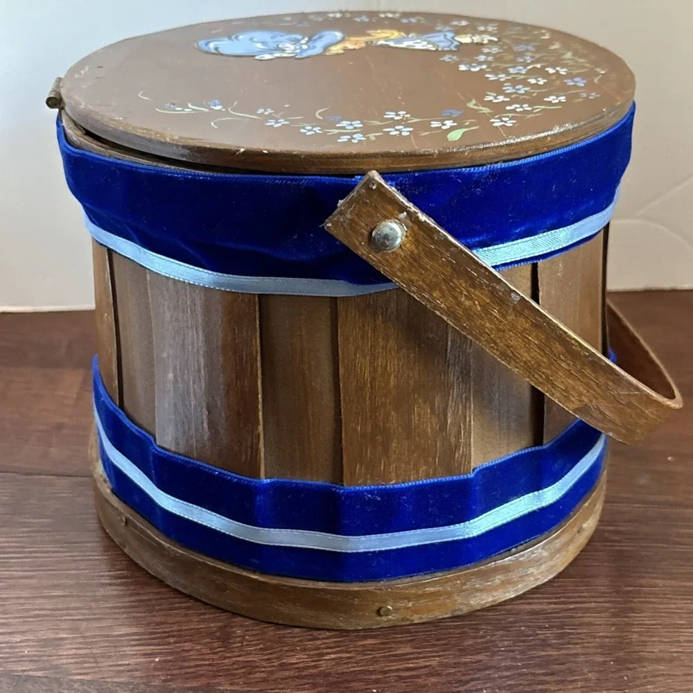 Wooden Basket Purse Basketville Putney VT Hand Painted‎ Lid Lined. Vintage 1970s